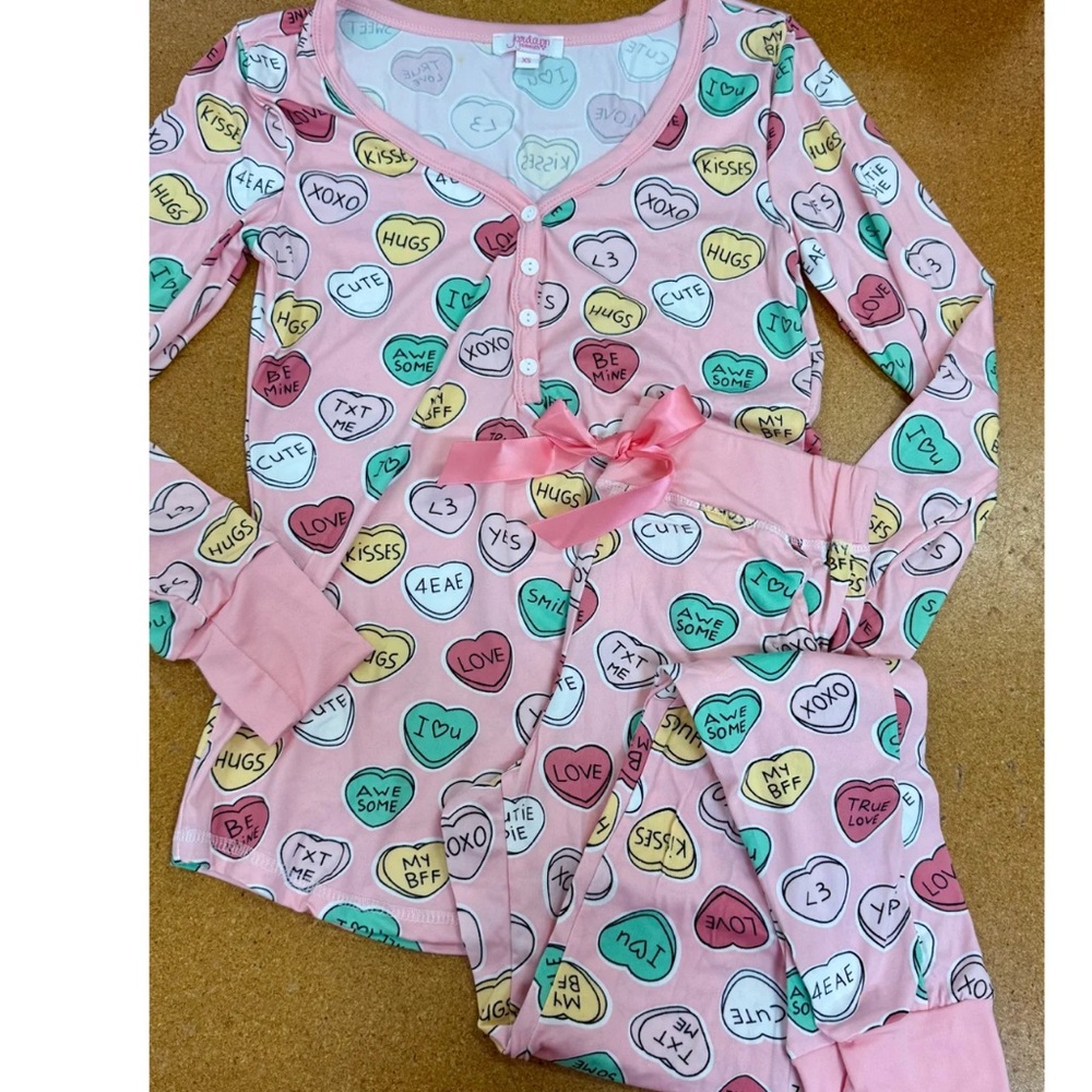 $20 (NIB) Jordann Jammie’s- Conversation Hearts Jogger Jammie set MSRP $48